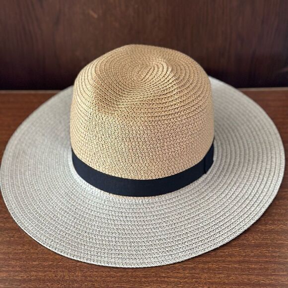 Accessories - Wide brim hat
